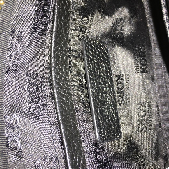 Michael Kors crossbody bag. - Picture 6 of 7
